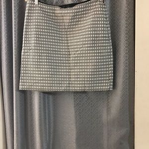 3/$15 Ann Taylor Skirt lined fits beautiful